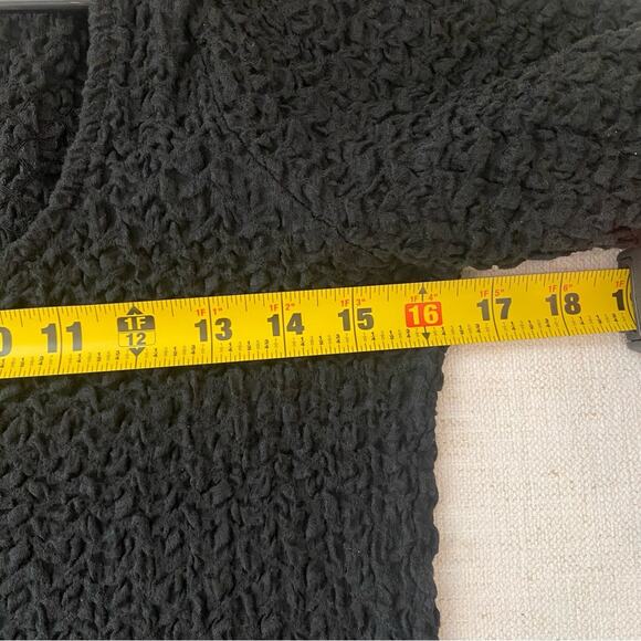 Lea & Viola Anthropologie puff short sleeve textured crop top Black stretchy S - Picture 9 of 9